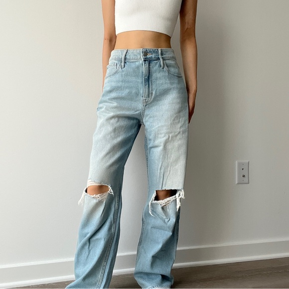 Hollister Denim - Hollister Ultra High-Rise Ripped Light Wash Dad Jeans Size 1 Short